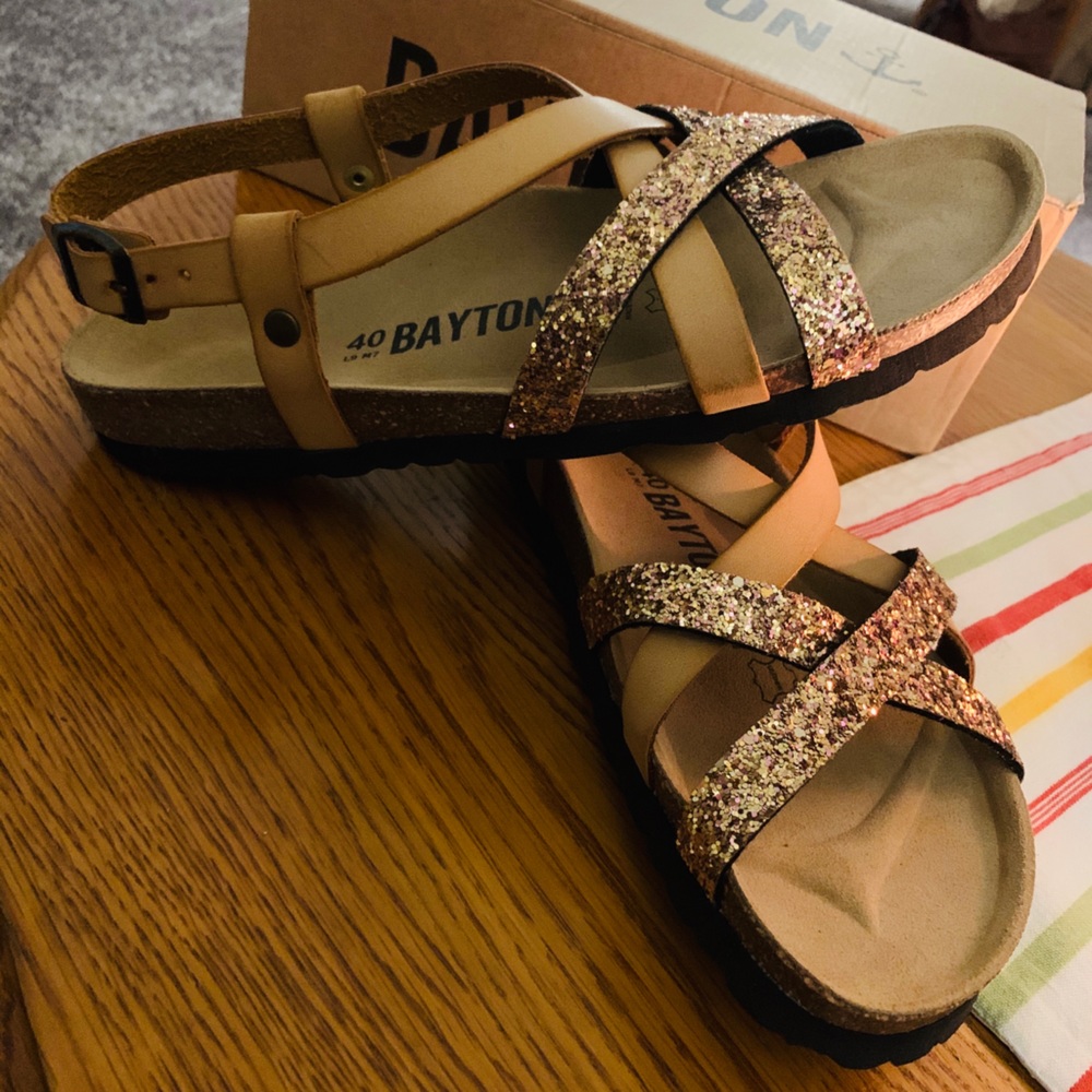 💝 NEW 💝 Bayton Gold Glitter Leather Sandals